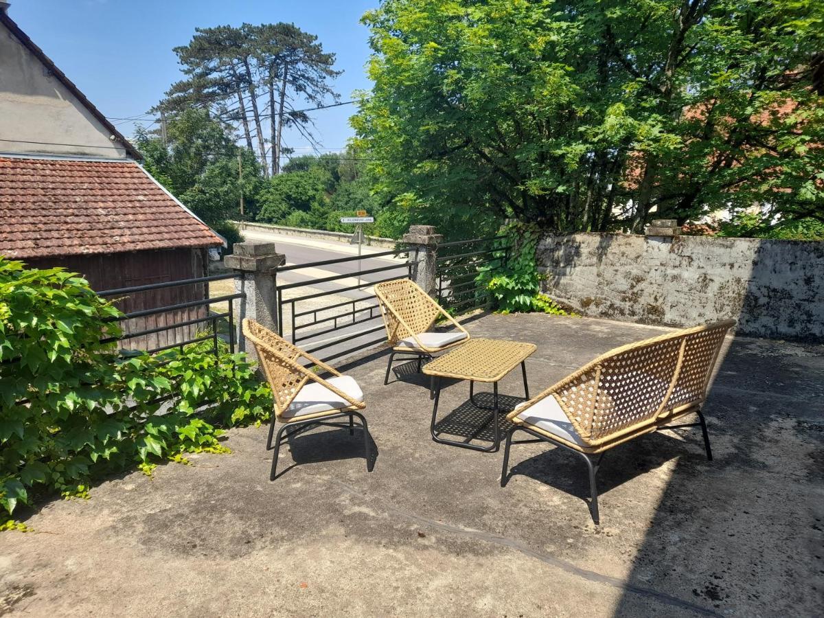 Avol D'Oiseau Bed & Breakfast Villers-Farlay ภายนอก รูปภาพ